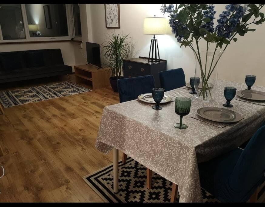 2 Bed Flat, Bounds Green, Piccadilly Line, N11 Apartamento Londres